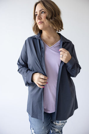 STRETCHY WRINKLE FREE BUTTON-UP BLOUSE IN LEAD