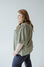 TEXTURED LONG CROP BLOUSE WITH BUBBLE SLEEVE IN DILL
