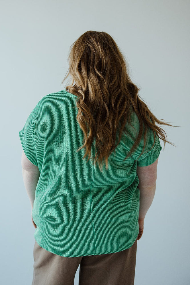 TEXTURED TWIST FRONT TEE IN KELLY GREEN