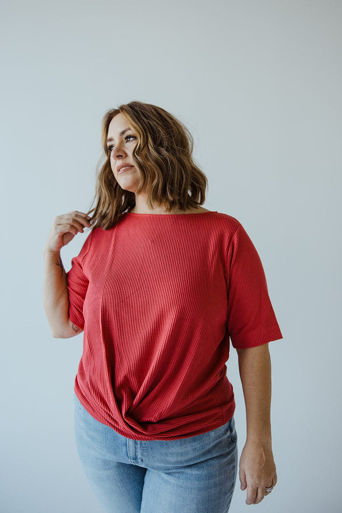 TEXTURED TWIST FRONT TEE IN MELON BERRY