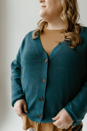 TEXTURED BUTTON FRONT CARDIGAN IN PEACOCK SAPPHIRE