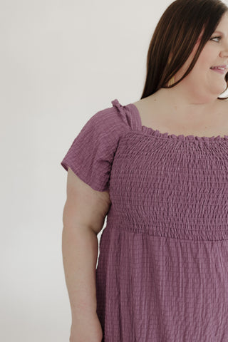 TEXTURED KNEE LENGTH DRESS IN DEWBERRY
Lilac dress 