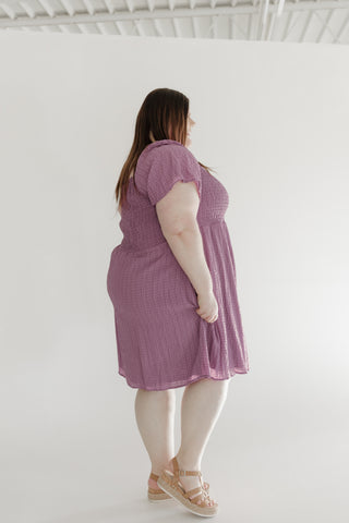 TEXTURED KNEE LENGTH DRESS IN DEWBERRY 