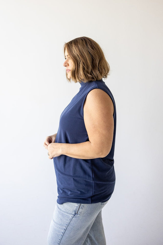 TURTLENECK TANK IN WASHED NAVY