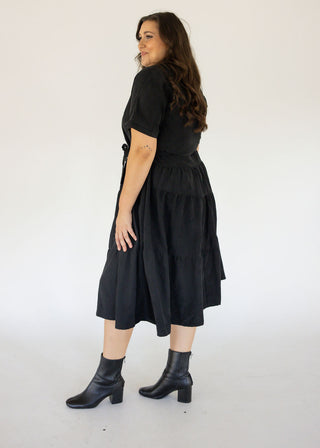 Textured Button-Front Fit & Flare Midi Dress – Black