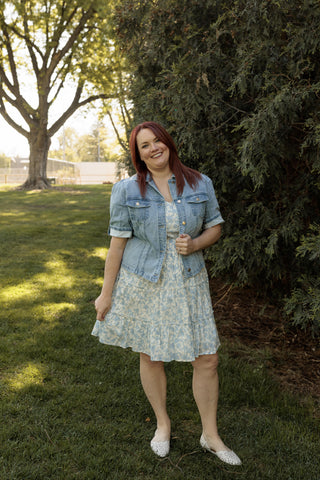 The Sculpted Short Sleeve Stretch Denim Jacket – Medium Light Wash