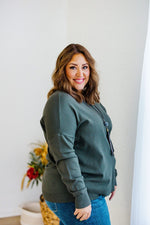 V-NECK FRONT SEAM SWEATER IN SMOKY OLIVE