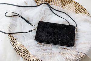 
            
                Load image into Gallery viewer, VELVET CLUTCH IN BLACK
            
        