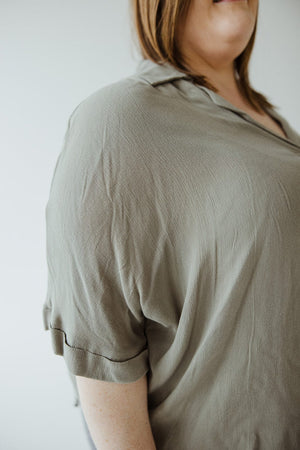 WOVEN COLLAR SHIRT WITH BUTTON DETAIL IN SAGE