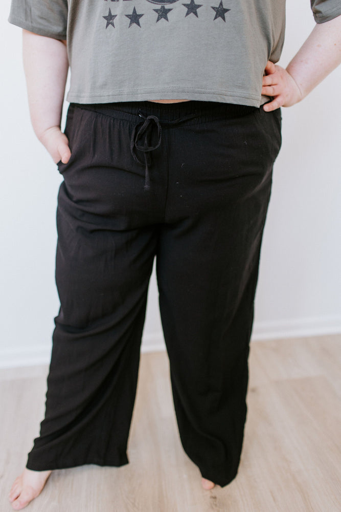 
            
                Load image into Gallery viewer, WOVEN STRAIGHT LEG PANTS IN BLACK
            
        