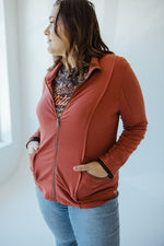 ZIP-UP COWL NECK WITH BUTTON BACK IN ROASTED CINNAMON