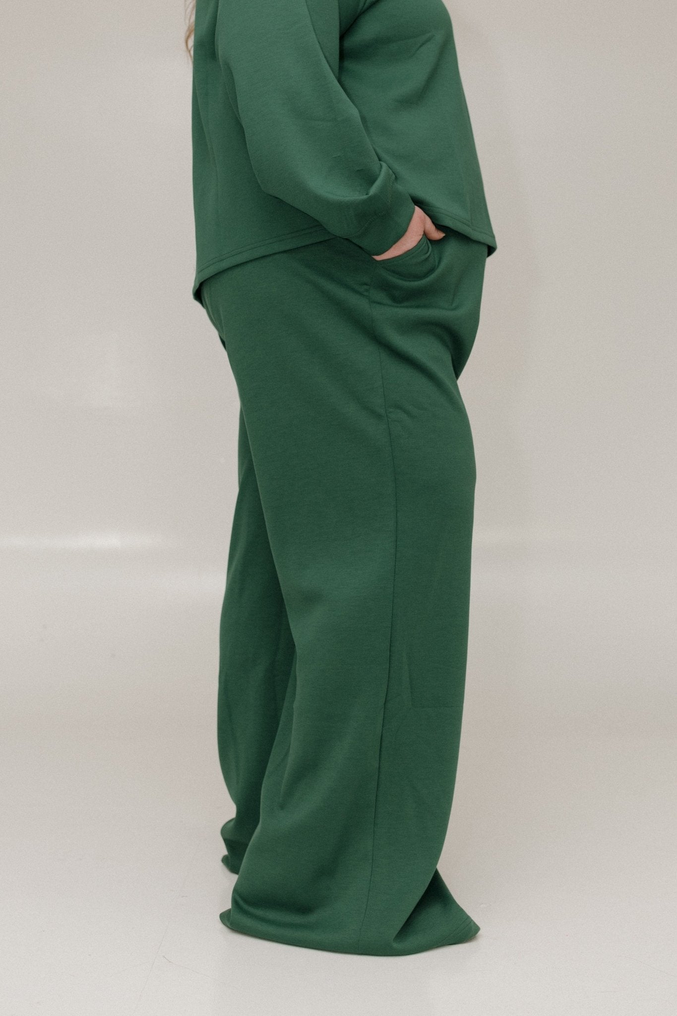 AIRLUXE STRAIGHT LEG PANTS IN EMERALD - Love Marlow