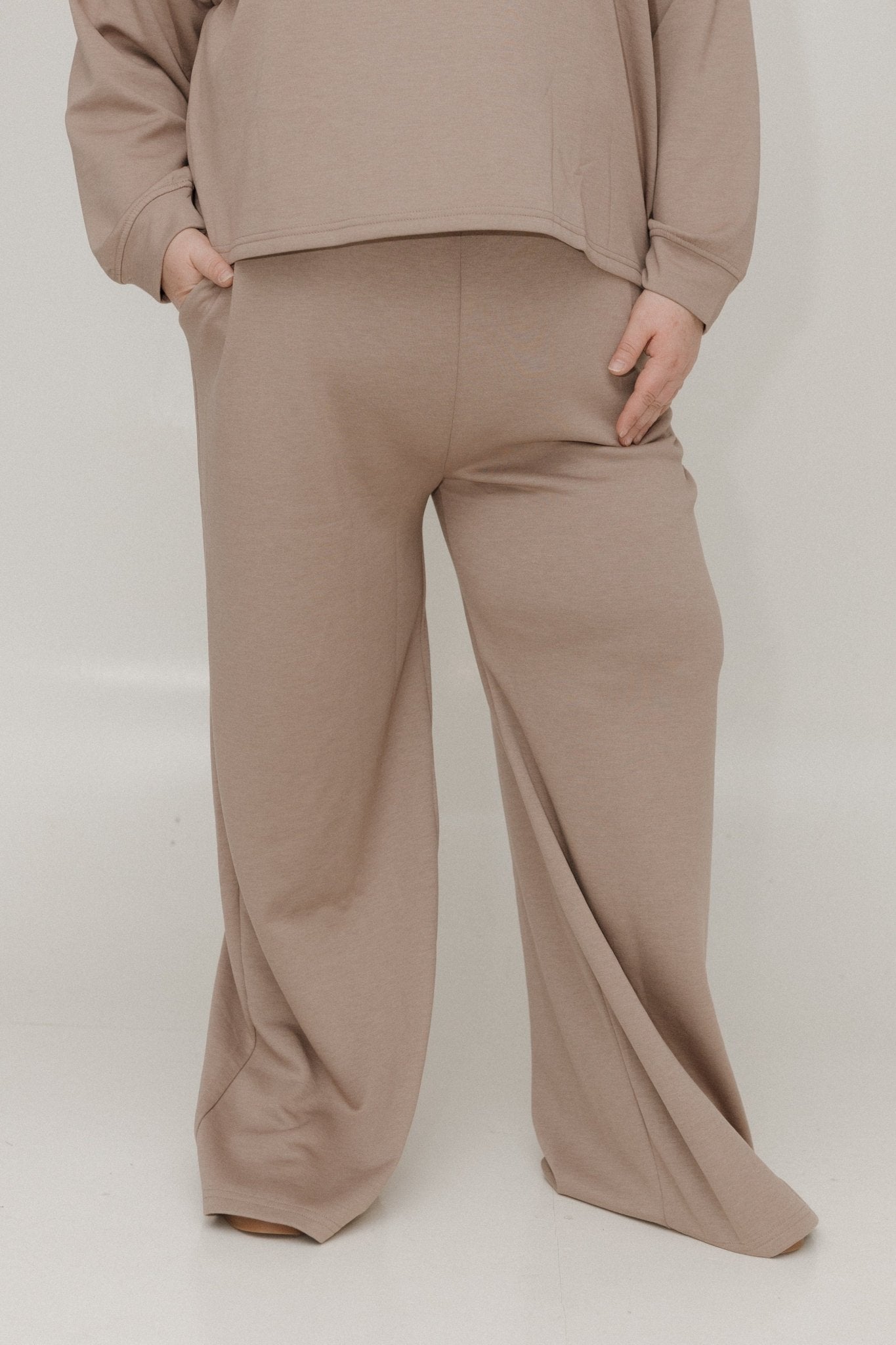 AIRLUXE STRAIGHT LEG PANTS IN MOCHA - Love Marlow