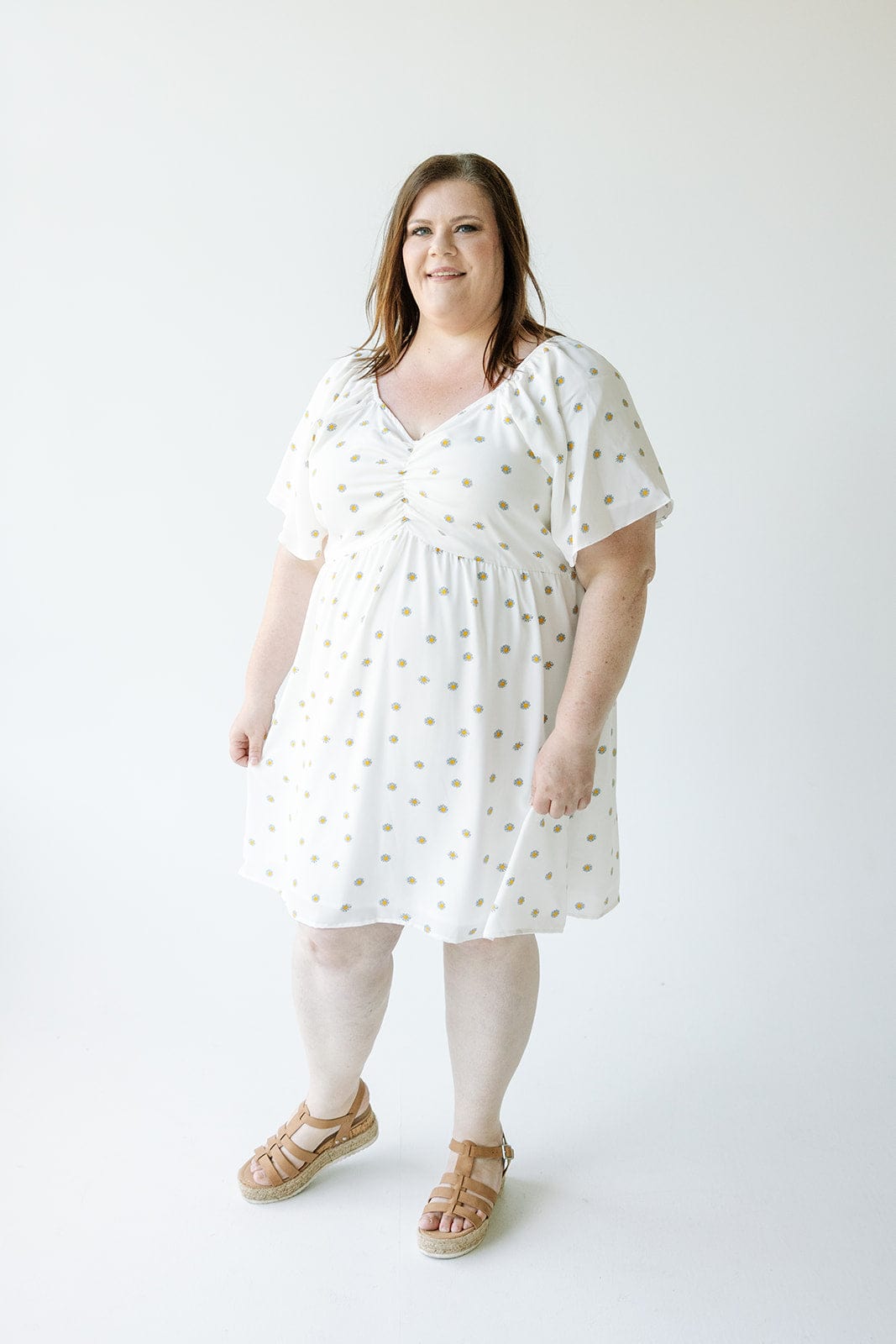 BABYDOLL DAISY PRINT KNEE LENGTH DRESS 3x / White / Final Sale BABYDOLL DAISY PRINT KNEE LENGTH DRESS 3x / White / Final Sale