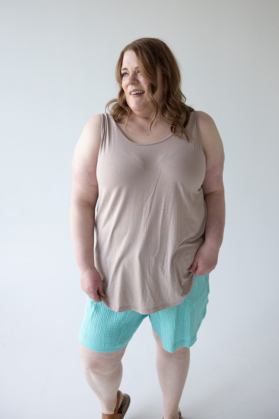BASIC ROUND NECK TUNIC TANK IN FROSTED TOFFEE - 3x - Love Marlow