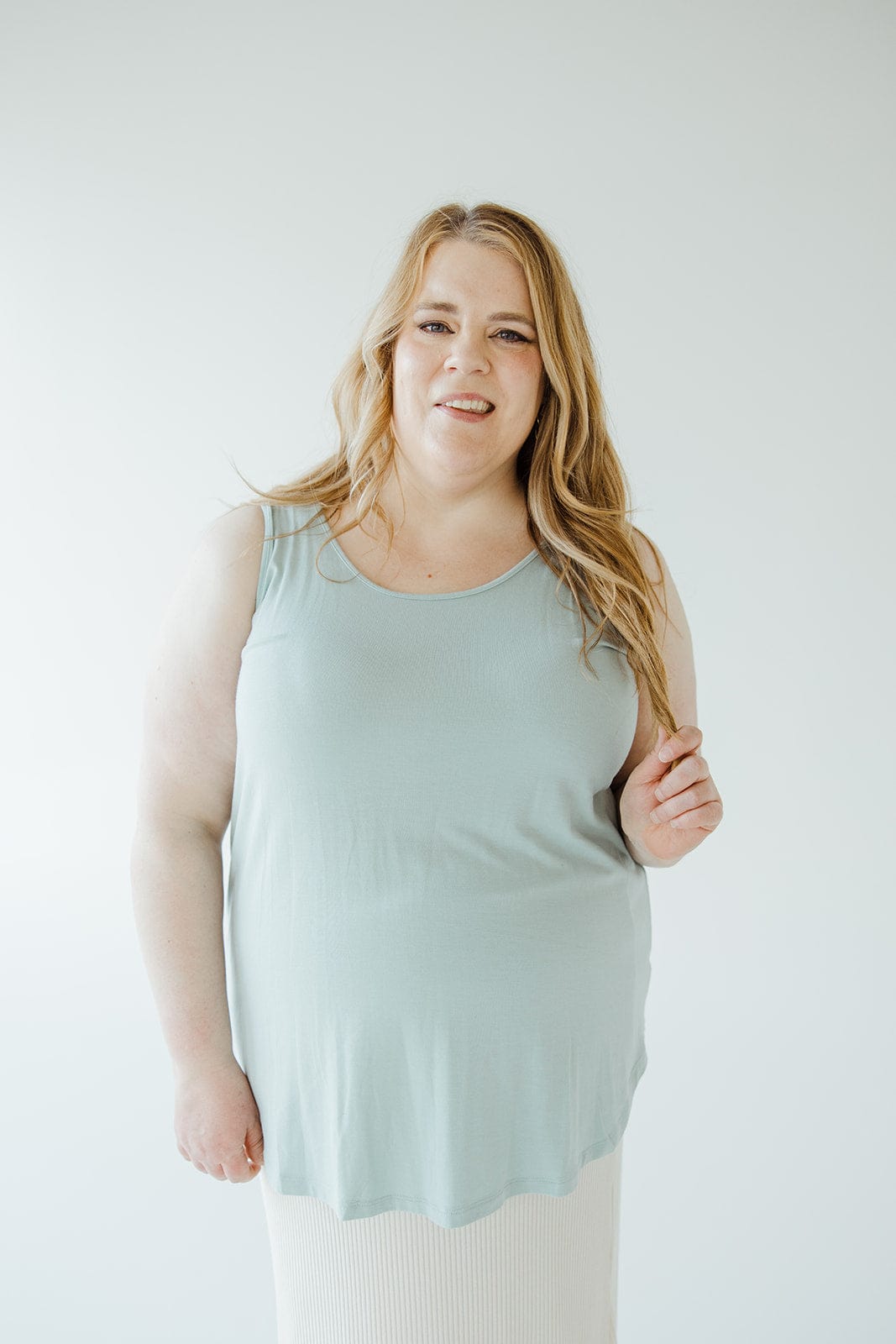 BASIC ROUND NECK TUNIC TANK IN TIDAL WATER - Love Marlow