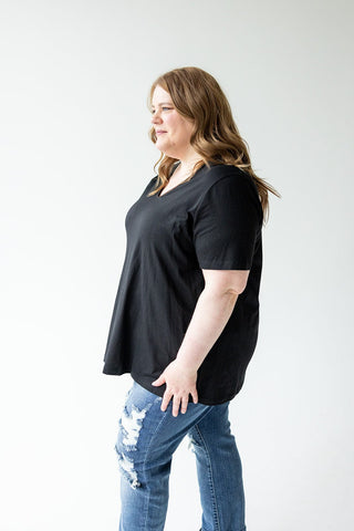 BASIC V - NECK TEE WITH BRONZE SPARKLE IN BLACK - 22/24 - Love Marlow