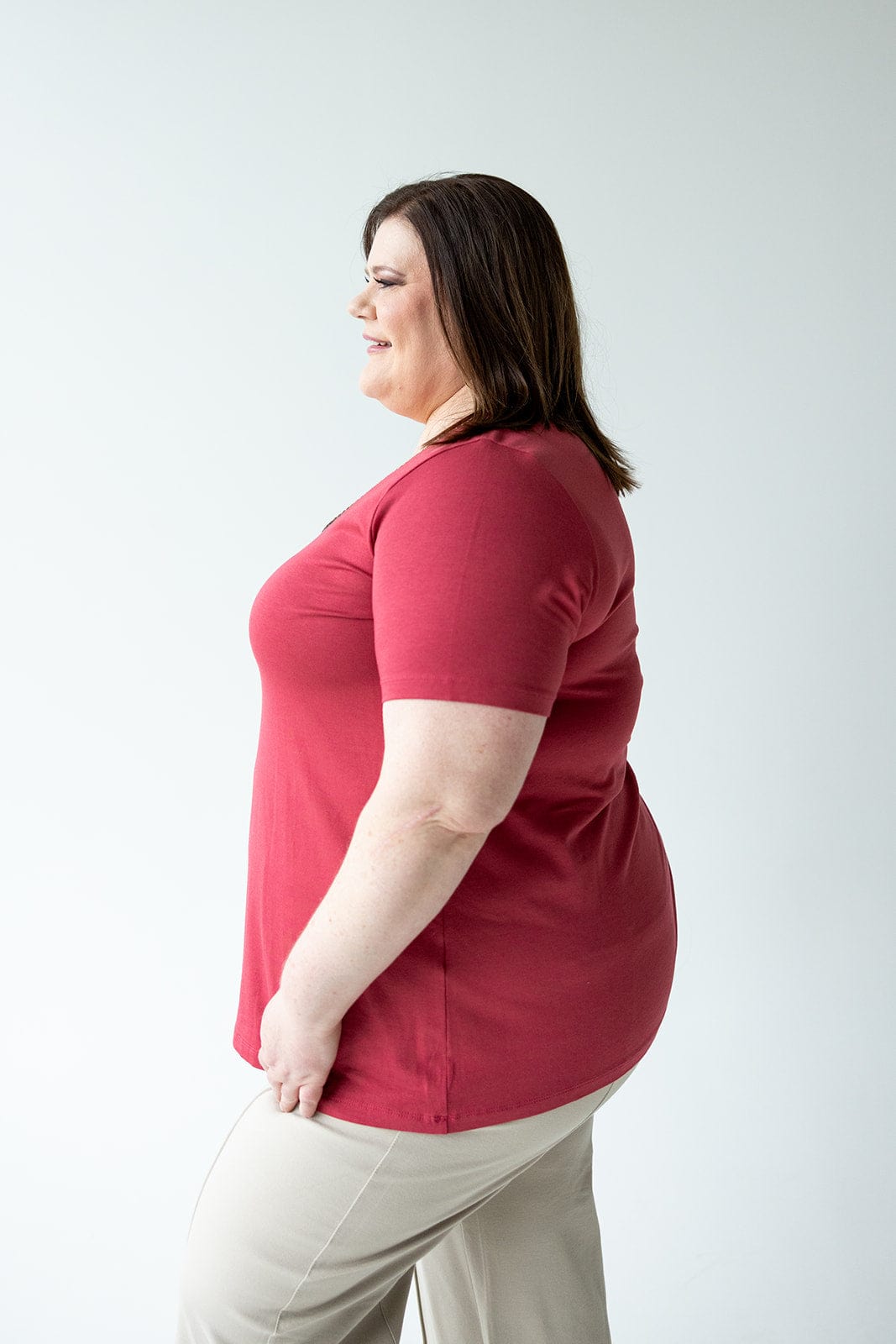 BASIC V - NECK TEE WITH BRONZE SPARKLE IN DARK ROSEWOOD - Love Marlow