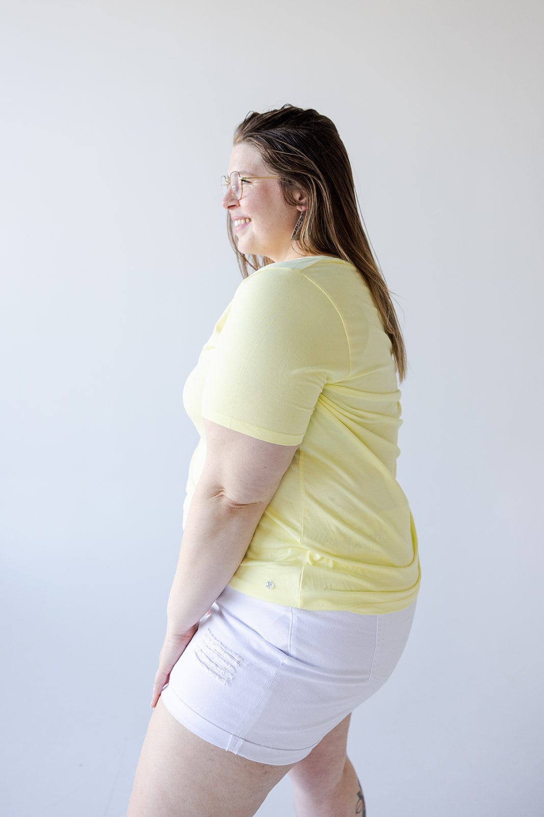 BASIC V - NECK TEE WITH SPARKLE IN SUNSHINE - Love Marlow