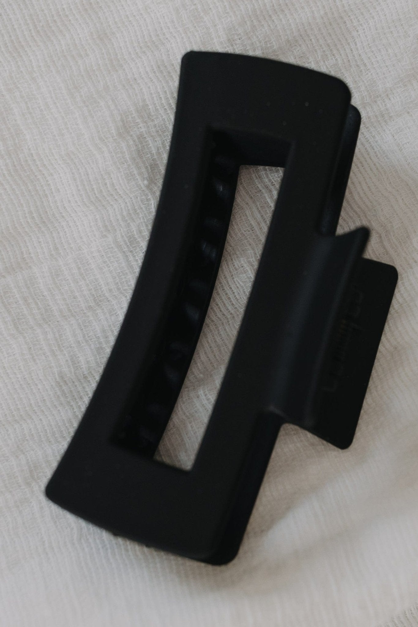 BLACK MATTE RECTANGLE CUT - OUT CLAW CLIP - Love Marlow