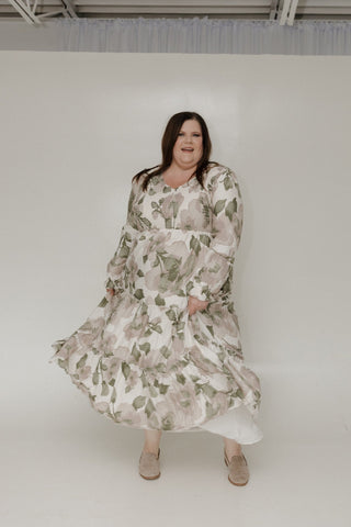 BOLD FLORAL SMOCKED BODICE MAXI DRESS - Love Marlow