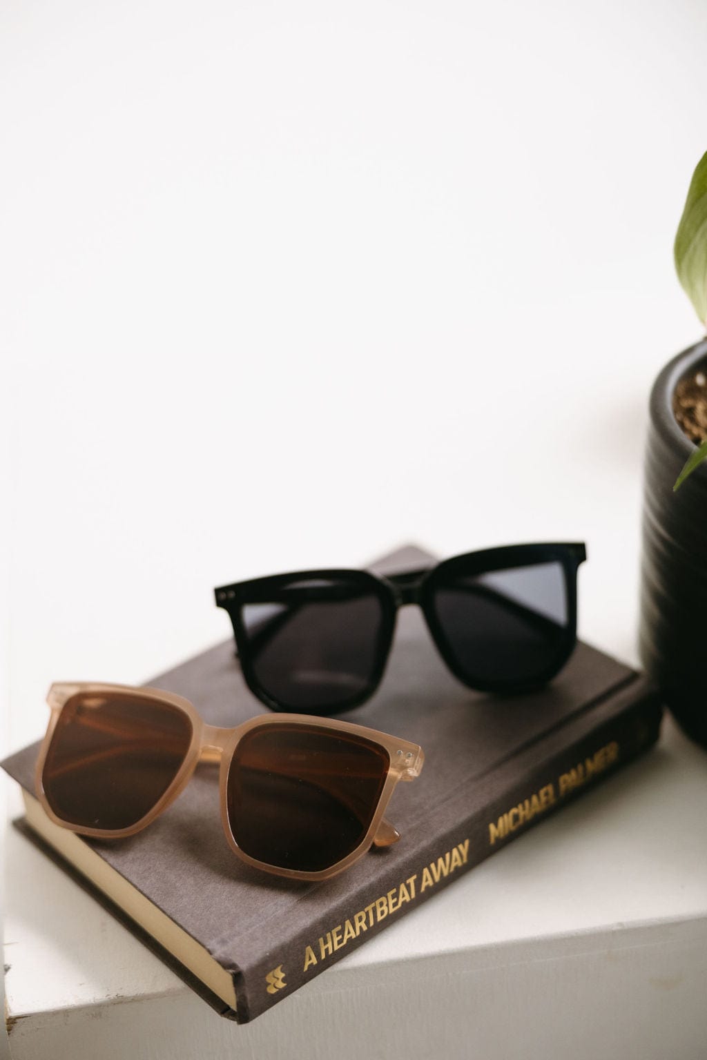 BORA BORA SUNGLASSES IN BLACK - Love Marlow
