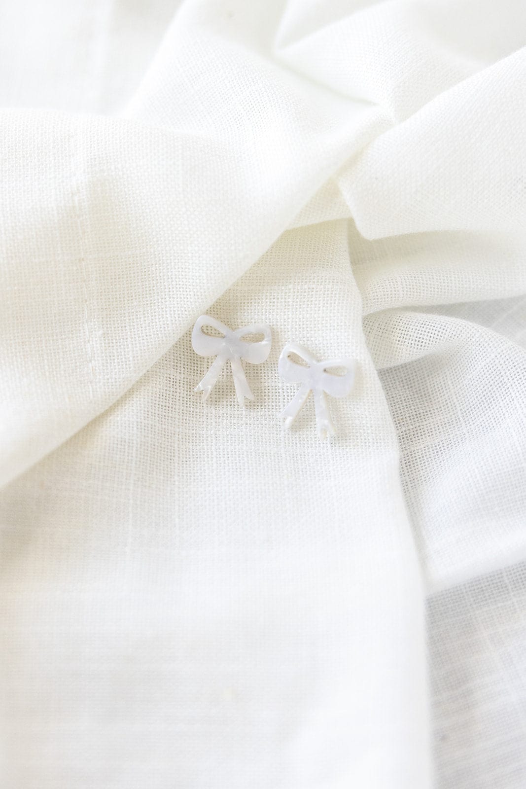 BOW STUDS IN PEARL - Love Marlow