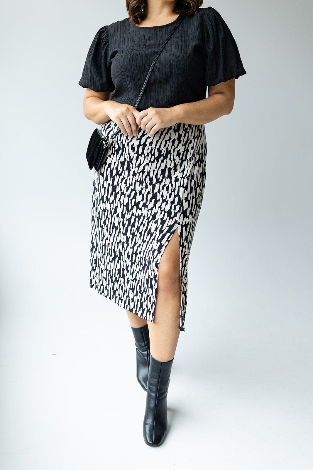BREEZY PATTERENED PENCIL SKIRT WITH SLIT - 3x - Love Marlow