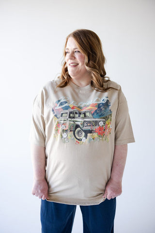 "BRONCO" GRAPHIC TEE - Love Marlow