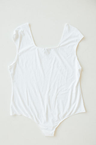 CAP SLEEVED BODYSUIT IN WHITE - Love Marlow