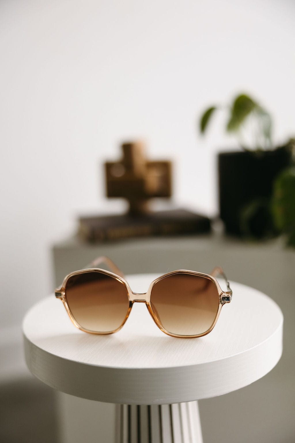 CHAMAREE SUNGLASSES IN AMBER - Love Marlow