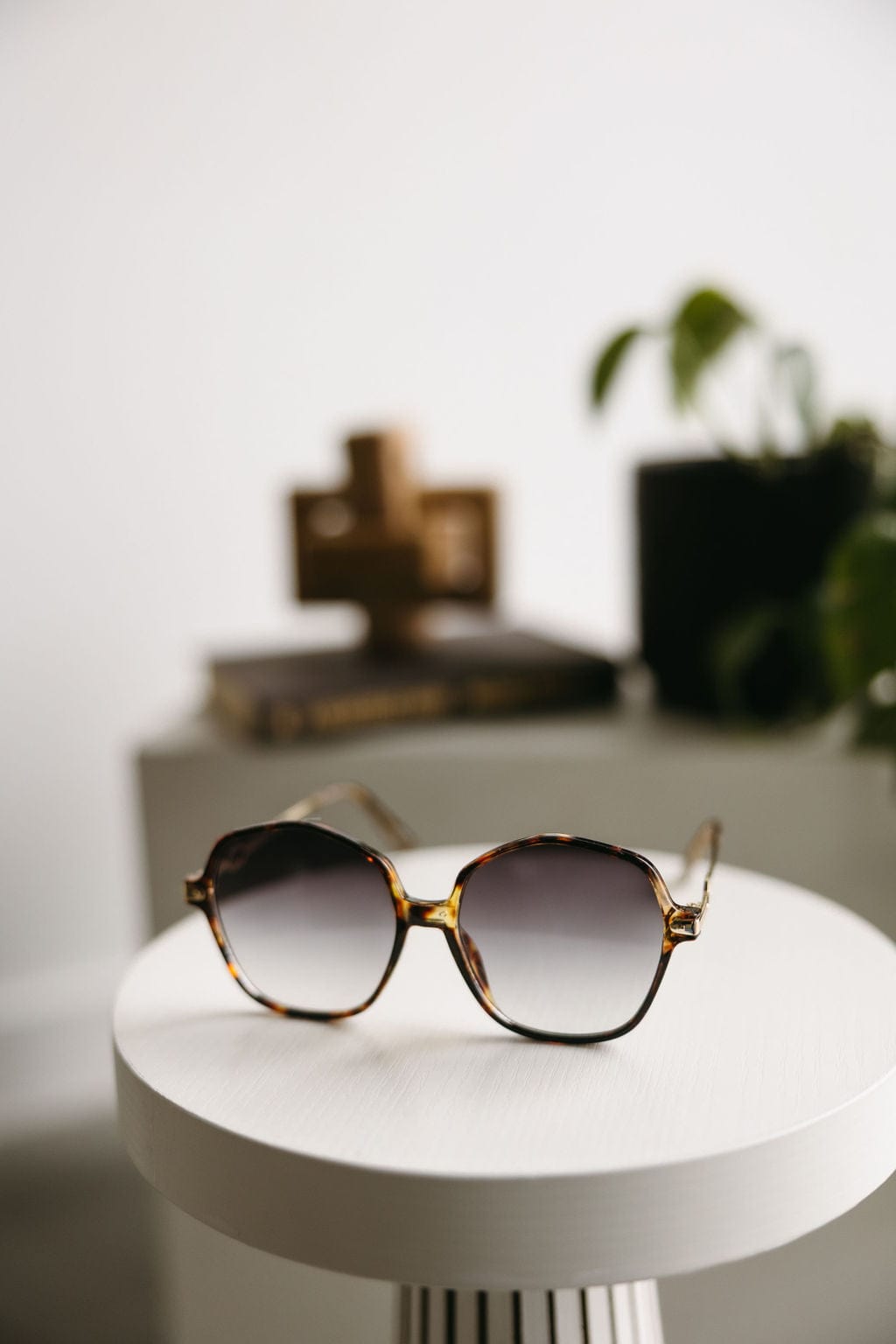 CHAMAREE SUNGLASSES IN BROWN TORTOISE - Love Marlow