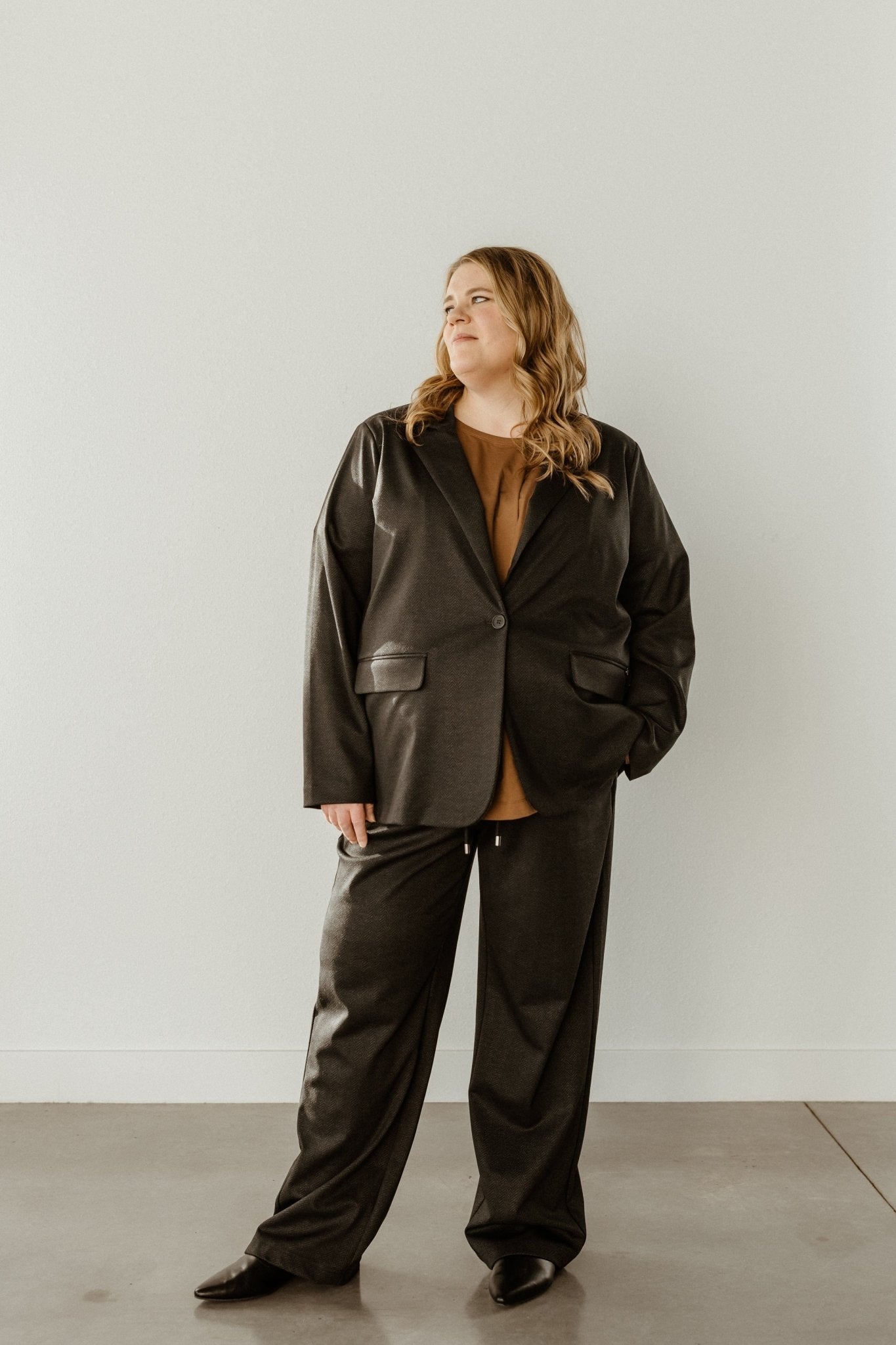 CHEVRON PRINT BLACK AND GREY BLAZER - Love Marlow