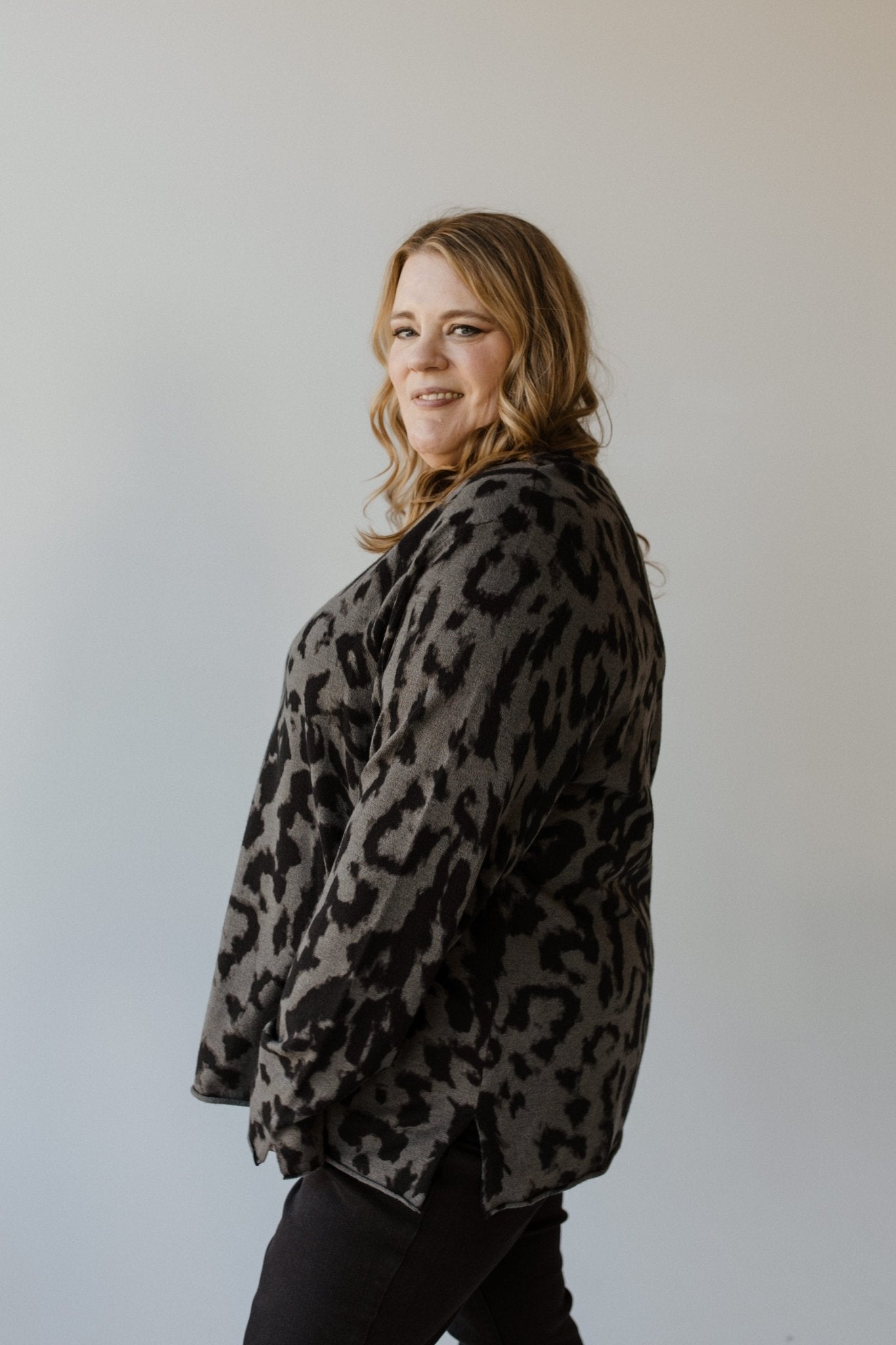 CLASSIC ANIMAL PRINT V - NECK SWEATER WITH RAW EDGE - Love Marlow