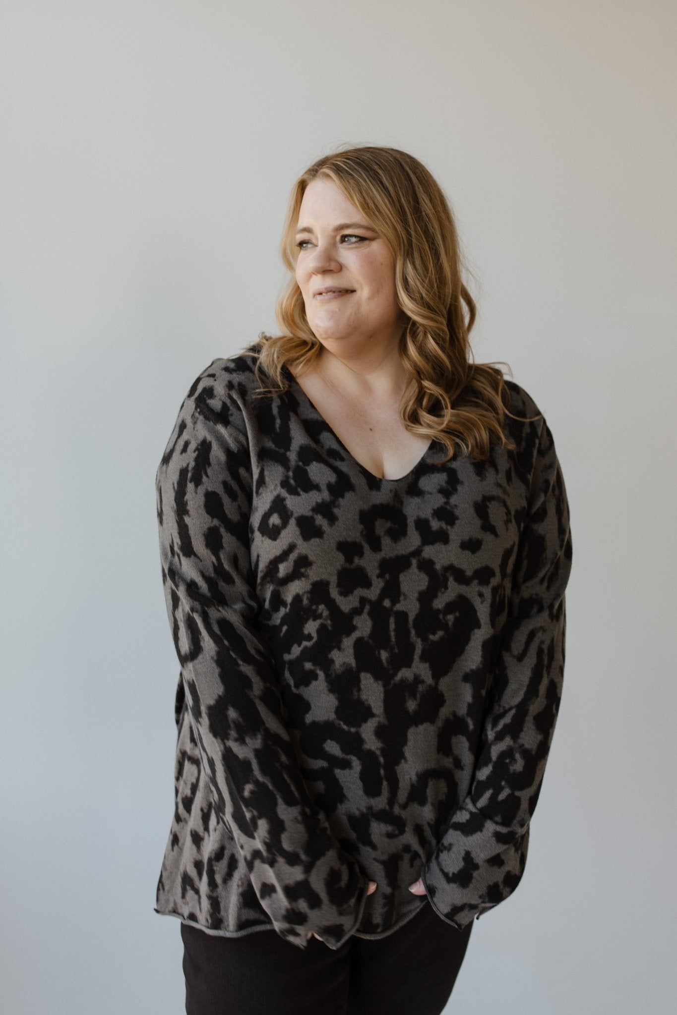 CLASSIC ANIMAL PRINT V - NECK SWEATER WITH RAW EDGE - Love Marlow