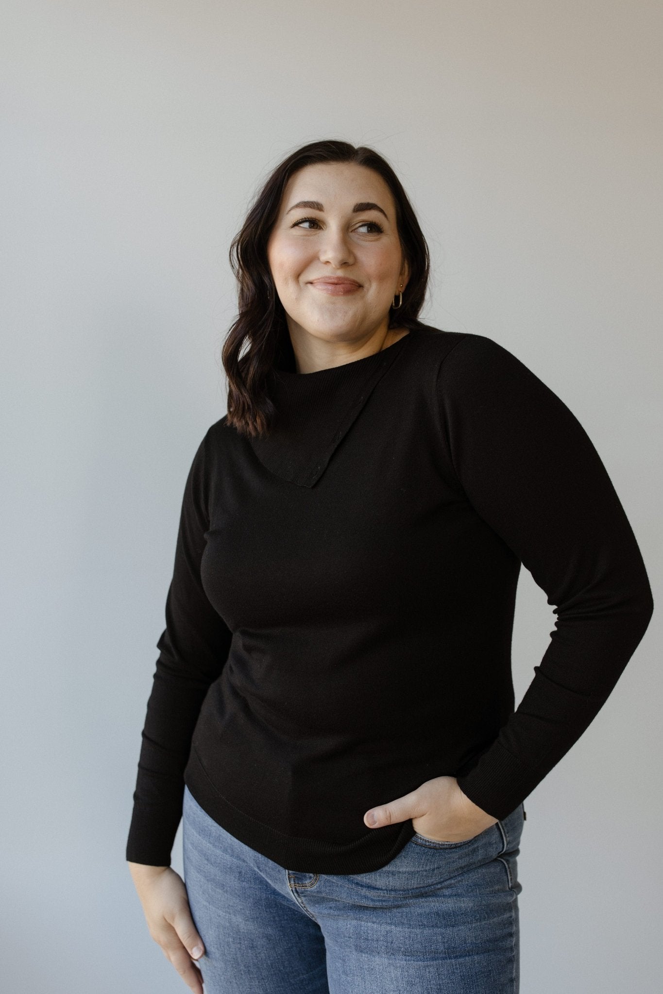 CLASSIC LIGHTWEIGHT TURTLENECK IN BLACK - Love Marlow