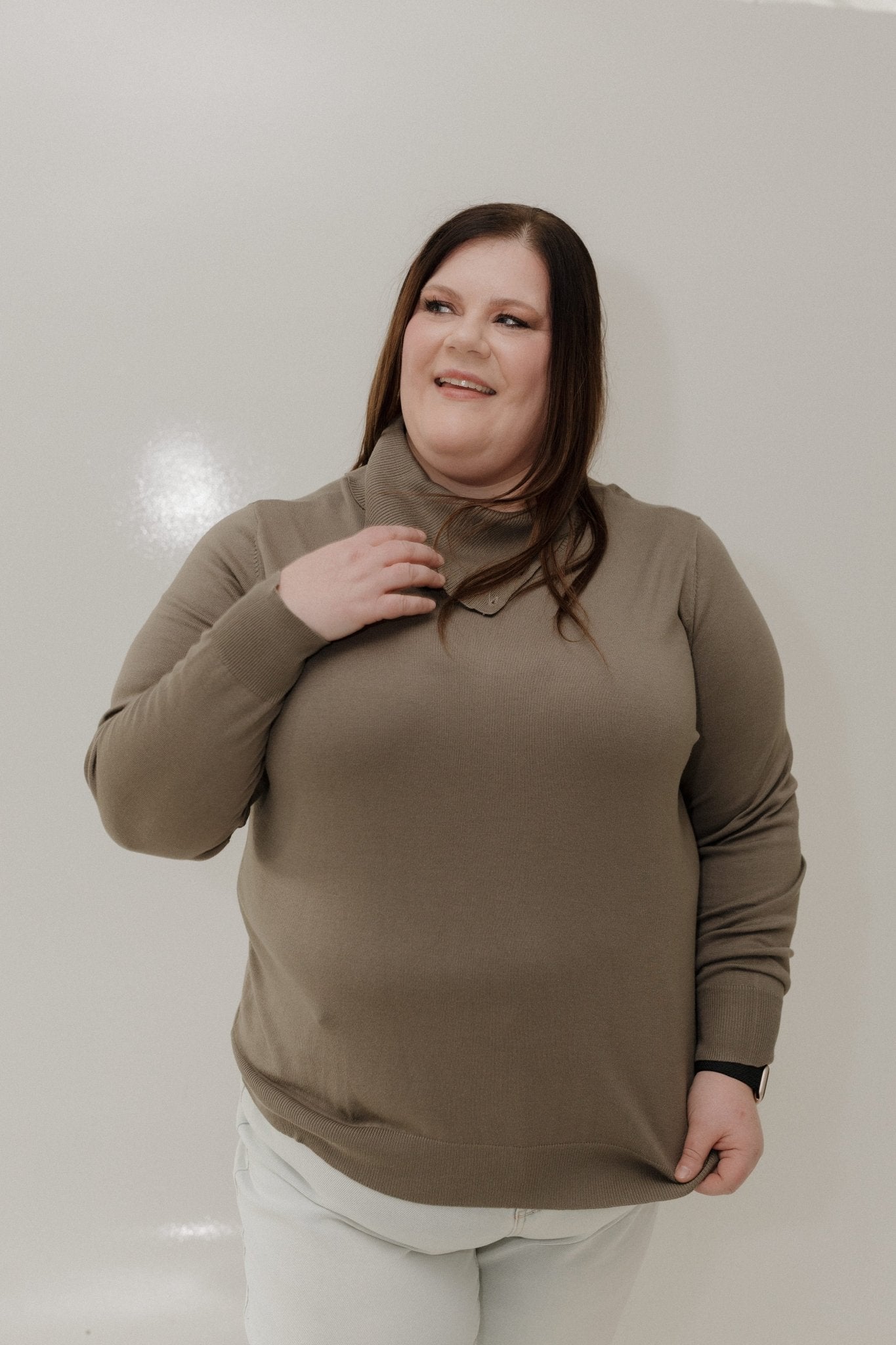 CLASSIC LIGHTWEIGT TURTLENECK SWEATER – SOFT ARMY - Love Marlow