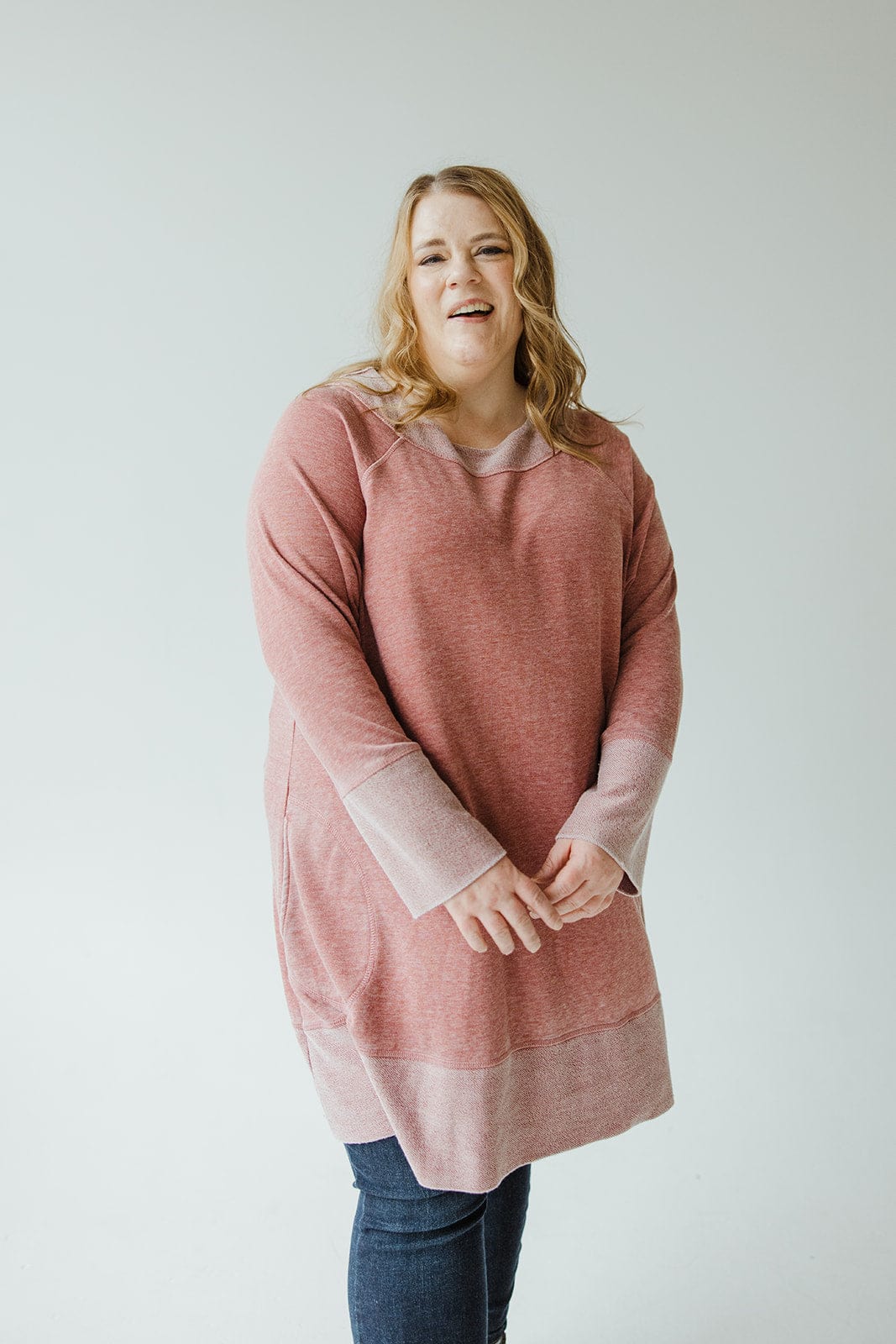 CLASSIC TUNIC TEE WITH POCKETS IN WASHED BRICK - Love Marlow