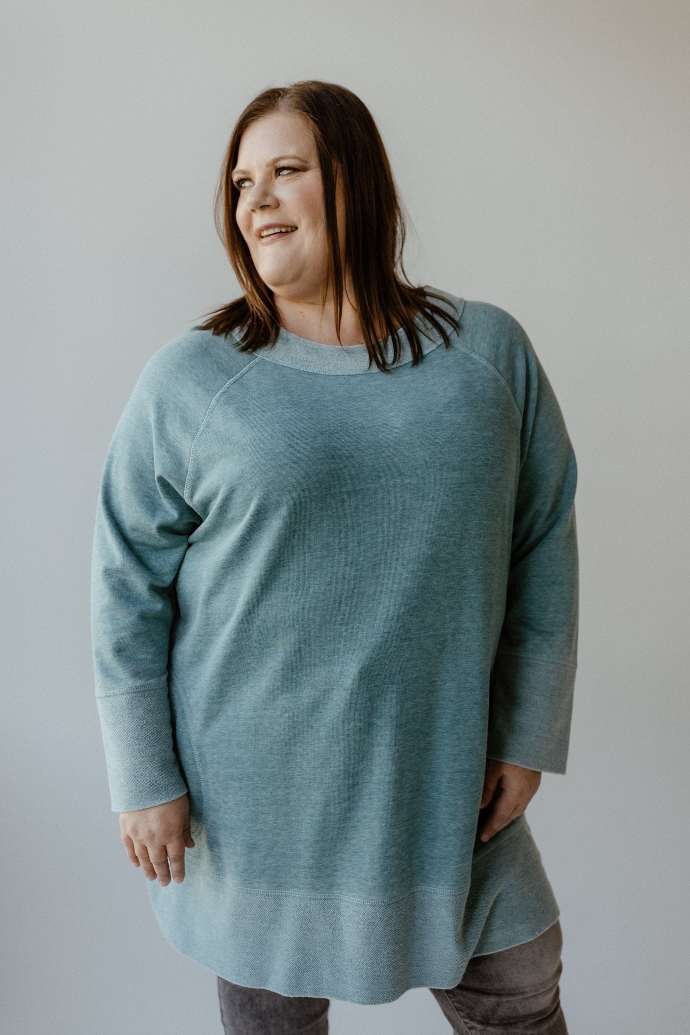 CLASSIC TUNIC TEE WITH POCKETS IN WASHED TEAL - Love Marlow