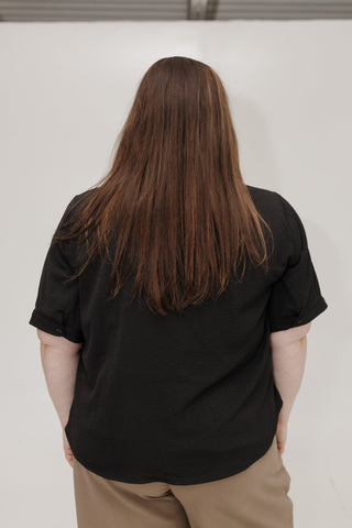 COLLARED BUTTON - UP BLOUSE WITH RUFFLE DETAIL - Love Marlow