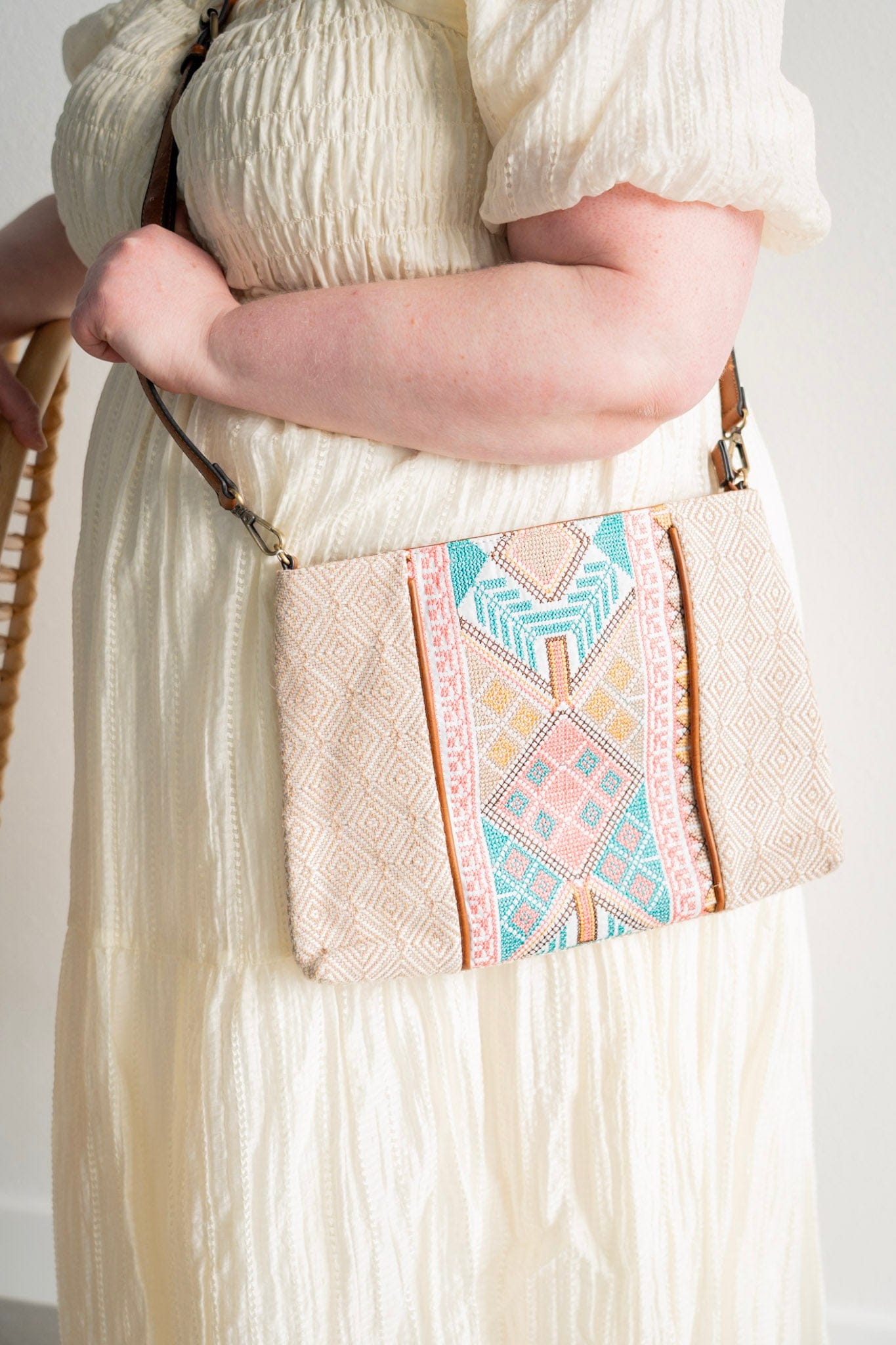 COLORFUL EMBROIDERED CROSSBODY PURSE - Love Marlow