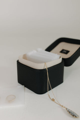 COMPACT TRAVEL JEWELRY & PILL ORGANIZER 14 REUSABLE POUCHES - Love Marlow