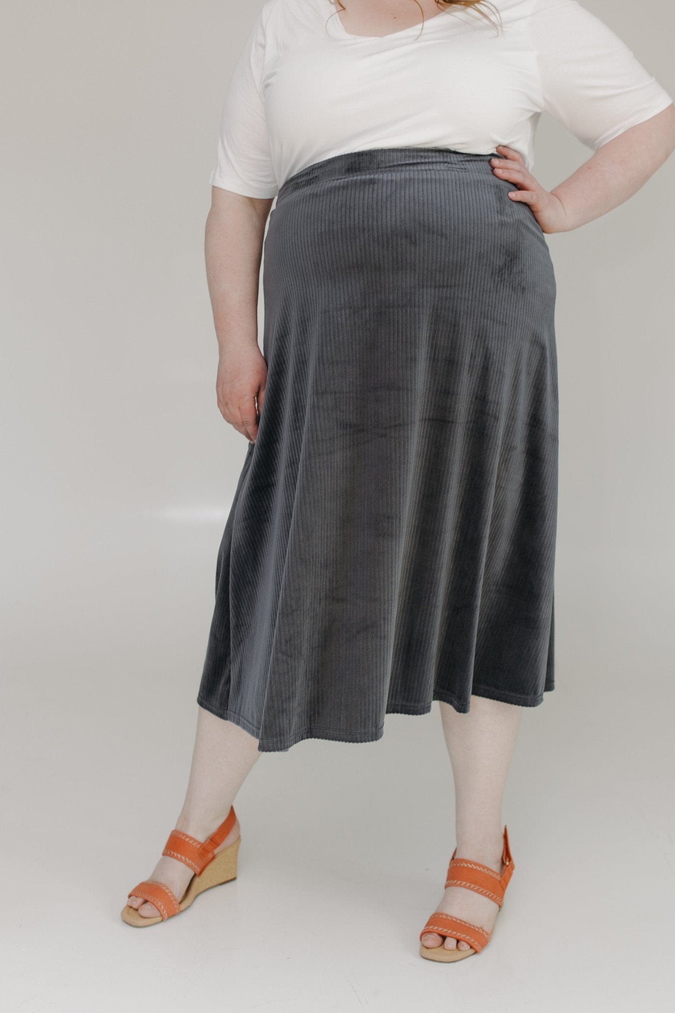 CORDED VELVET SKIRT WITH SLIT - Love Marlow