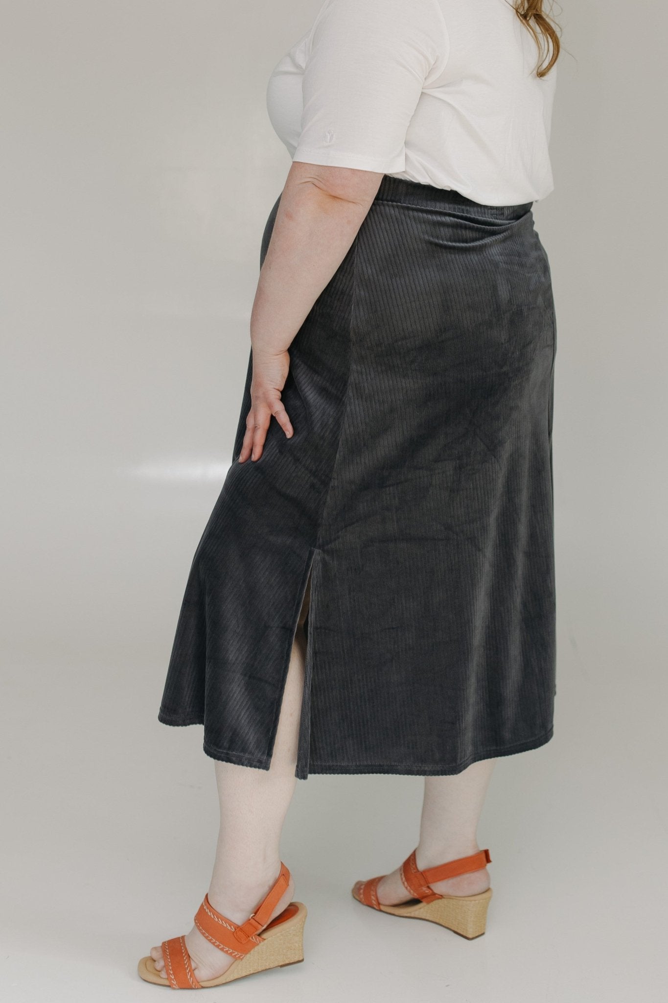CORDED VELVET SKIRT WITH SLIT - Love Marlow