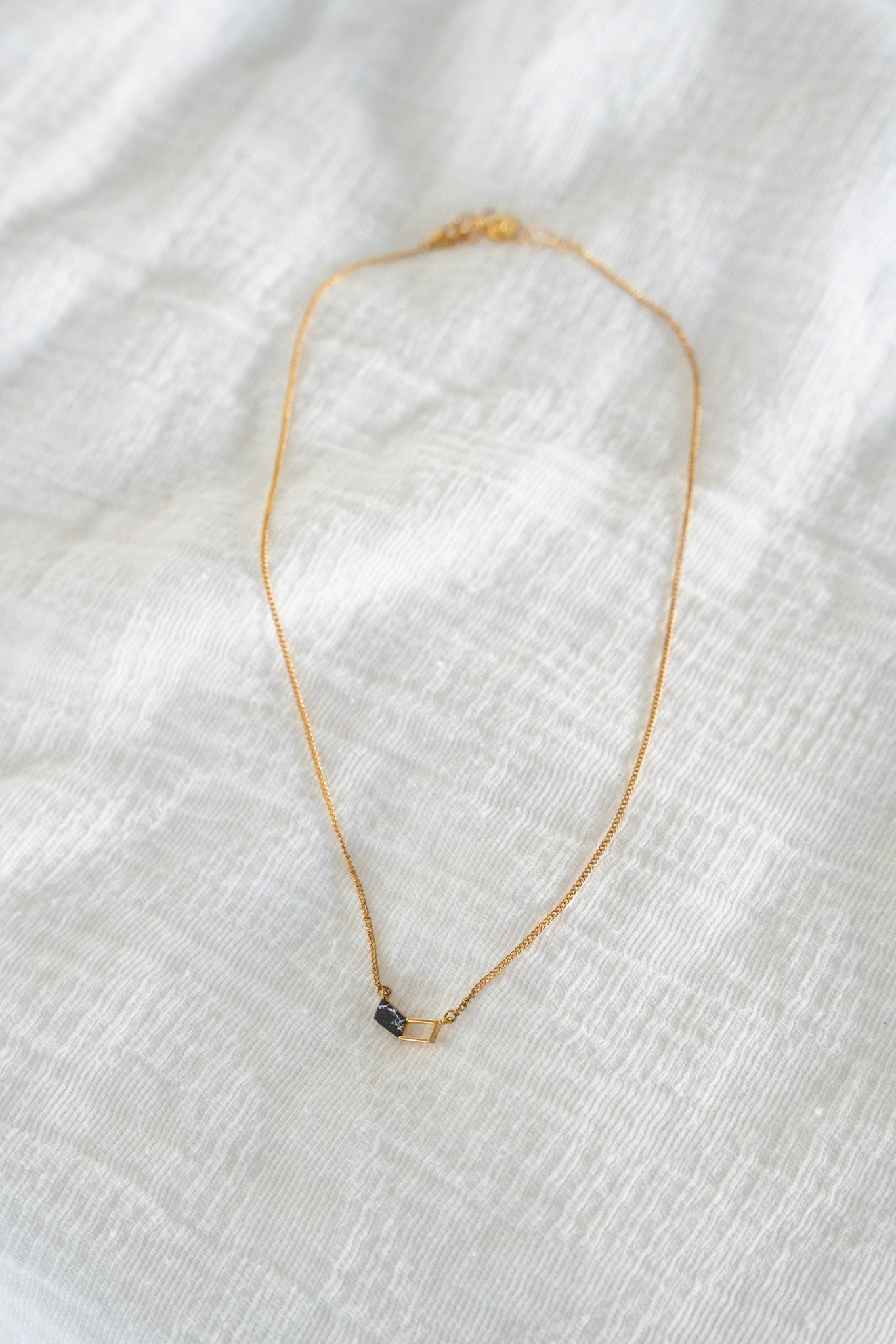 CORINNE CHEVRON NECKLACE - Love Marlow