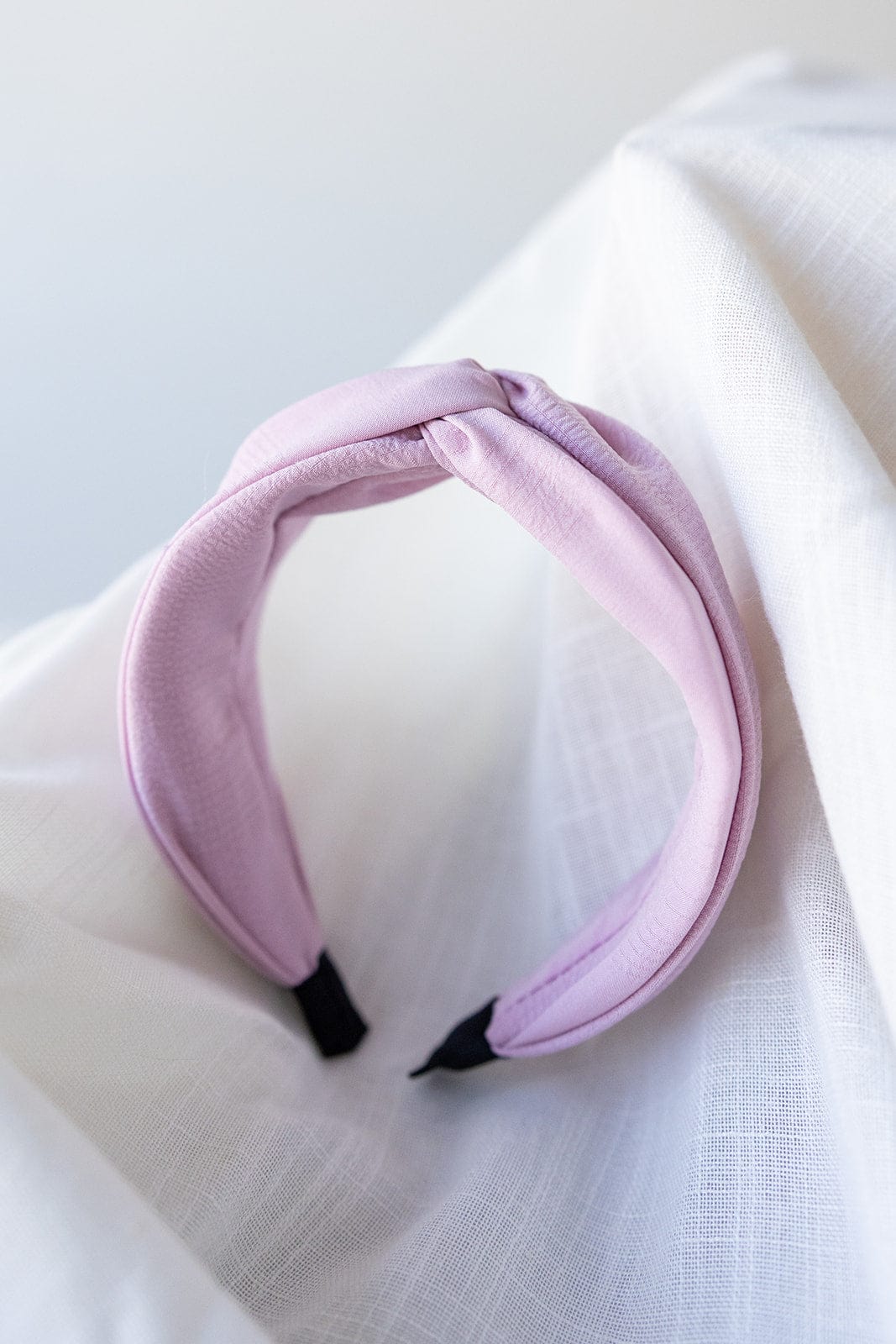 CRINKLE TEXTURE HEADBAND WITH KNOT IN SPRING PETALS - Love Marlow