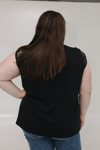 CROCHET LACE NECKLINE TEE - Love Marlow