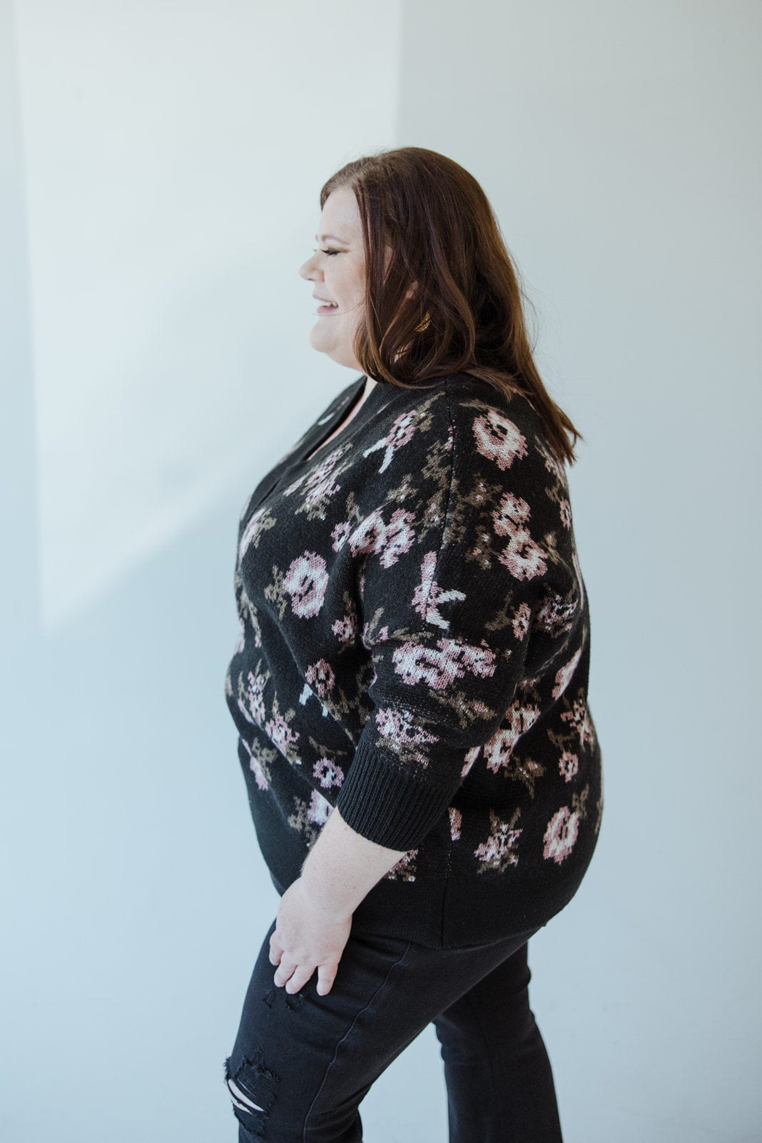 CROPPED FLORAL SWEATER - Love Marlow