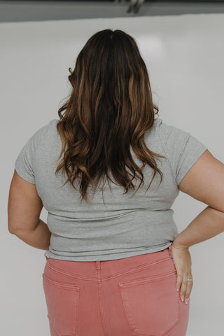 CROPPED SHORT SLEEVE RIBBED TEE IN HEATHER GREY - Love Marlow