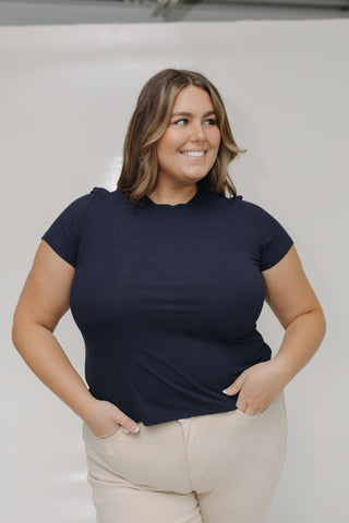 CROPPED SHORT SLEEVE RIBBED TEE IN NAVY - Love Marlow